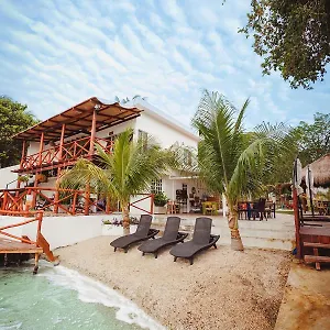 El Búho Lagoon Hotel