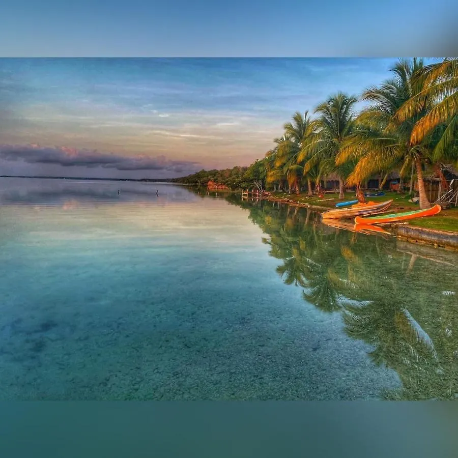 Cayuco Maya Bacalar